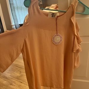 Umgee cold shoulder shirt